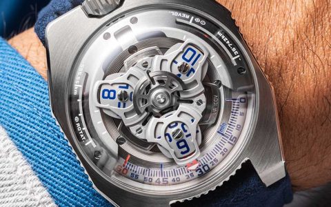 URWERK UR-100V 鐵，突出顯示色調
