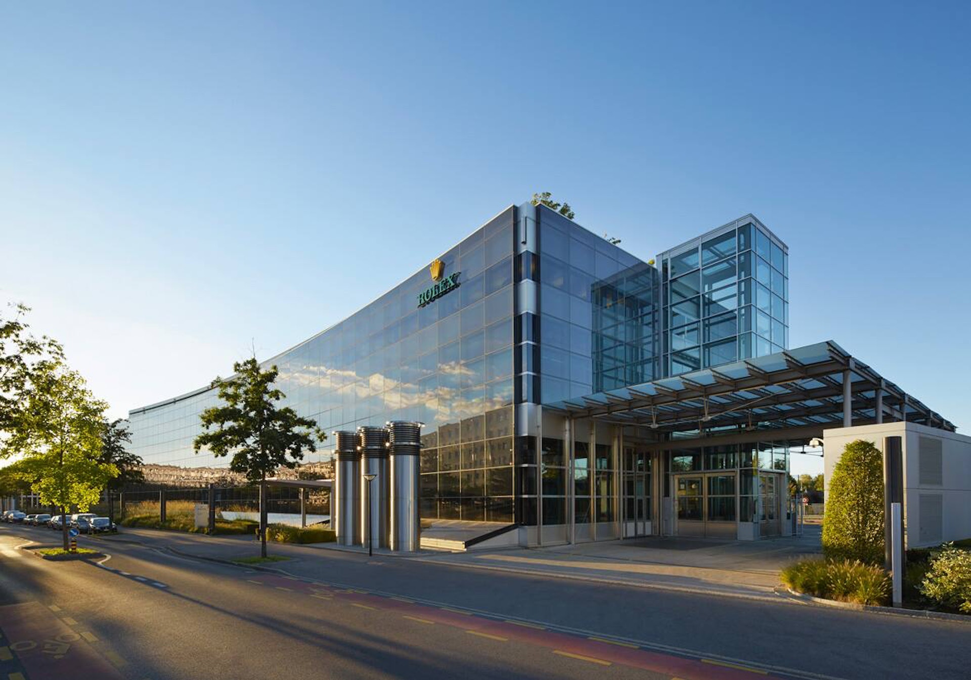 市場上的勞力士熱門表往往供不應求，如果隨著第五間工坊蓋好，勞力士真的能提升3成手表產量的話，對于消費者而言當然是樂觀其成的美事。 （Rolex官網）