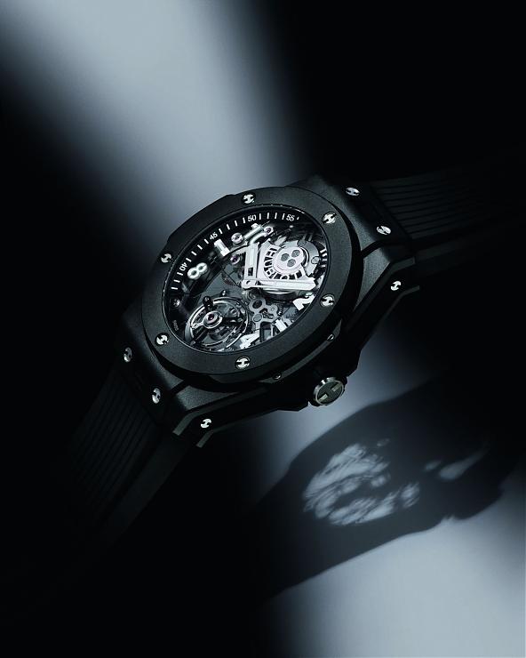 HUBLOT - 開創高性能復雜功能腕表的全新面貌宇舶大爆炸系列魔力黑陶瓷陀飛輪腕表