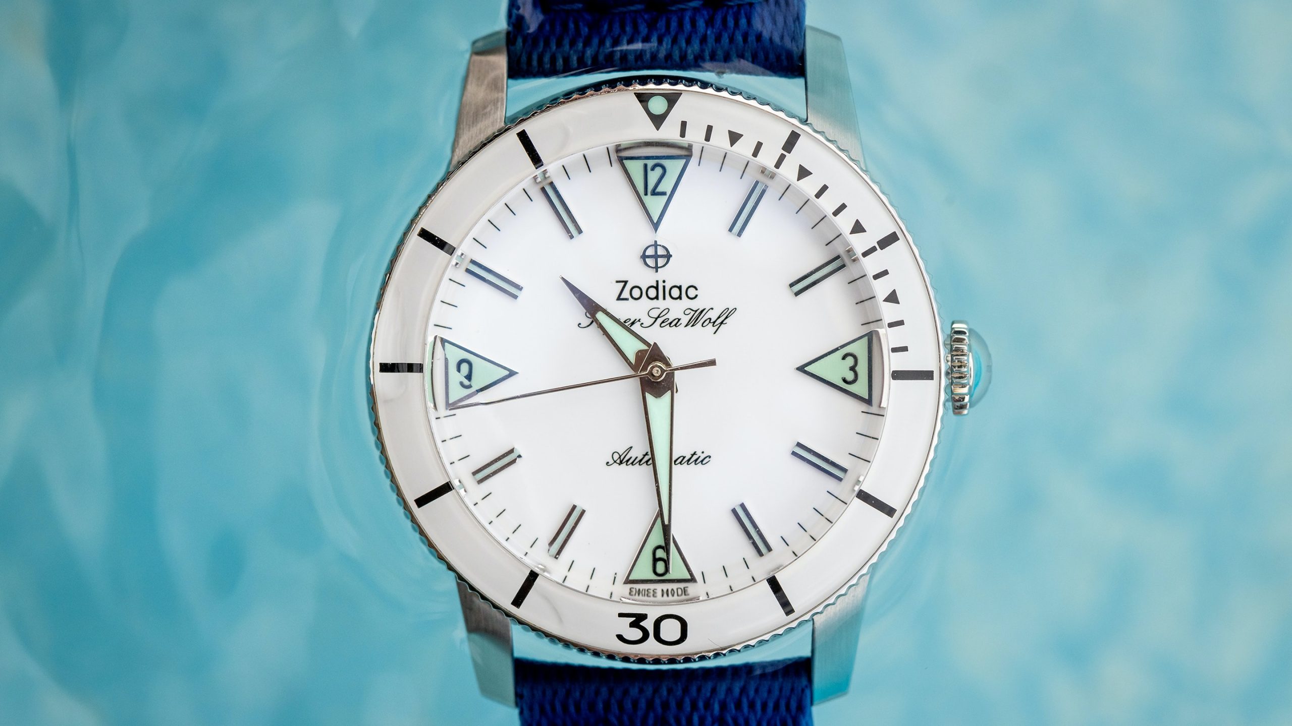 只是因?yàn)橄奶焓菫榱舜魃夏阃ǔ２粫?huì)戴的手表