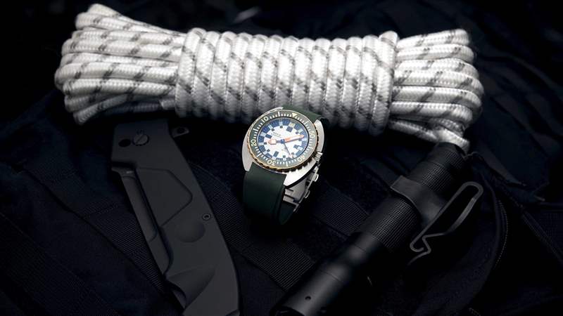 介紹布拉沃祖魯語！Doxa 推出標準生產不銹鋼軍隊模型