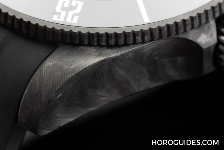 TITONI - 夏末黑魂大魔王來(lái)襲TITONI Seascoper CarbonTech 彩虹圈大升級(jí)