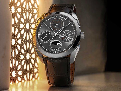 帕瑪強(qiáng)尼推出首款回歷萬年歷月相陀飛輪腕表