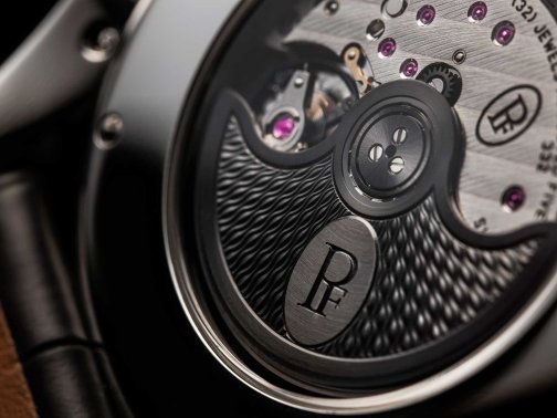 帕瑪強(qiáng)尼推出首款回歷萬年歷月相陀飛輪腕表