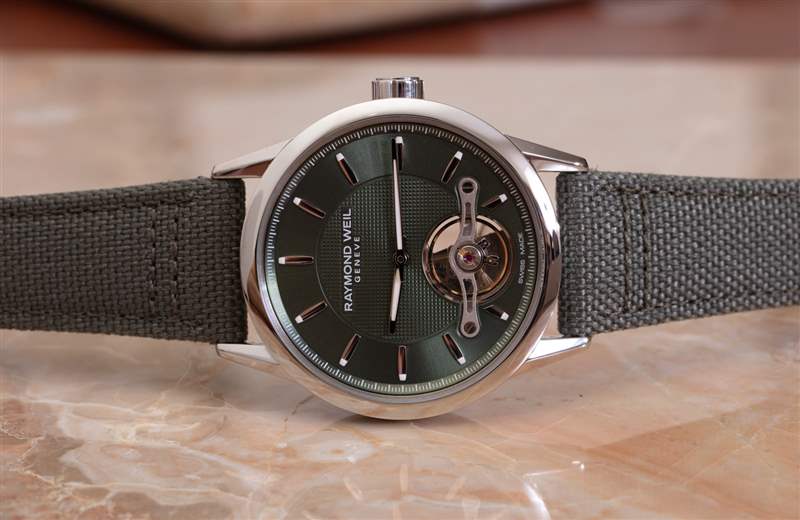 觀看評論：Raymond Weil 自由職業者 RW1212