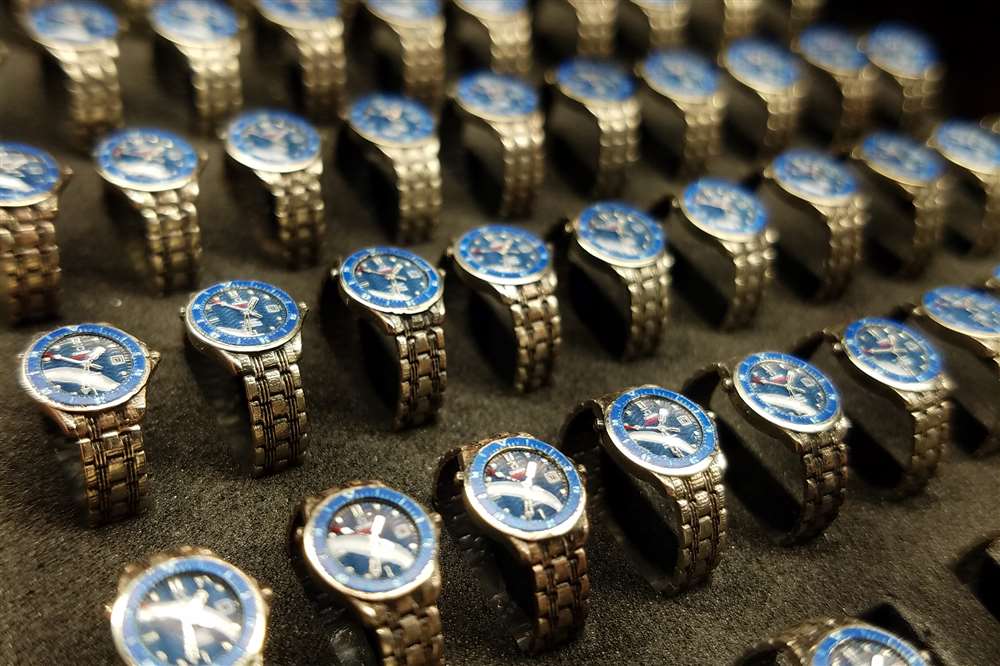 小巧的歐米茄海馬系列托盤