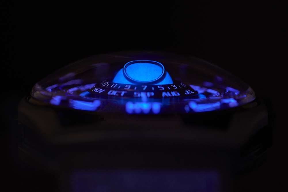 HYT Supernova Blue Moon Runner 側(cè)向發(fā)光鏡頭