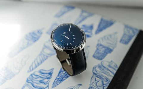 推出新的Ressence Type 8C是手表的未來