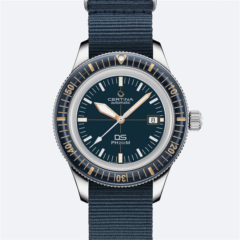 藍色表帶上的 Certina DS PH200M