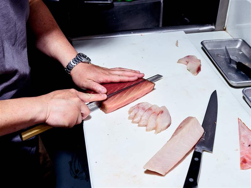 四加一這個魚販的手表系列經得起粘液和膽量