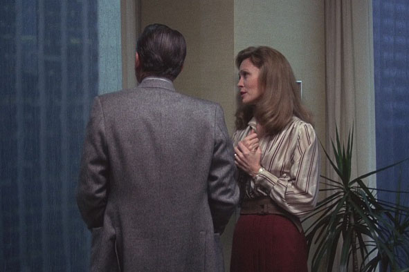 費·唐納薇 (Faye Dunaway) 在電影“網絡”中的一個場景