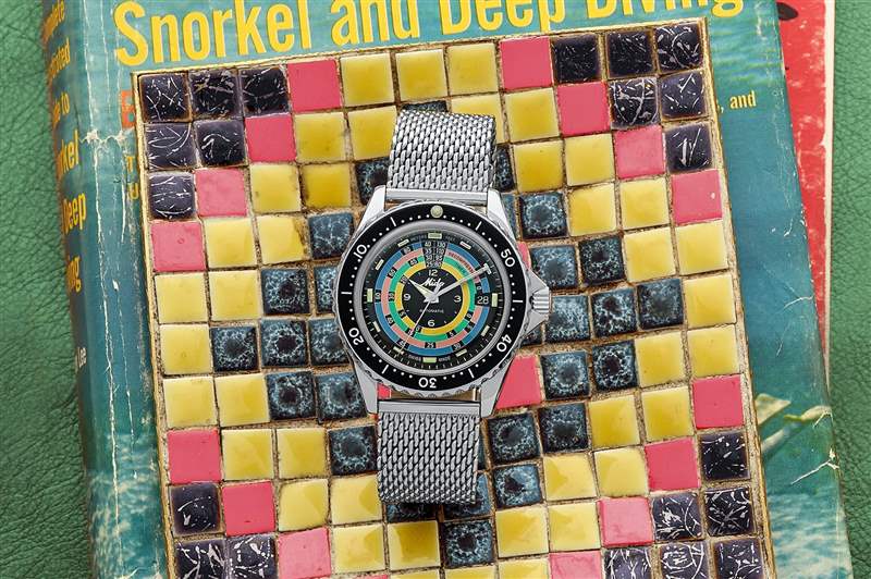 彩盤上的美度減壓計時器。