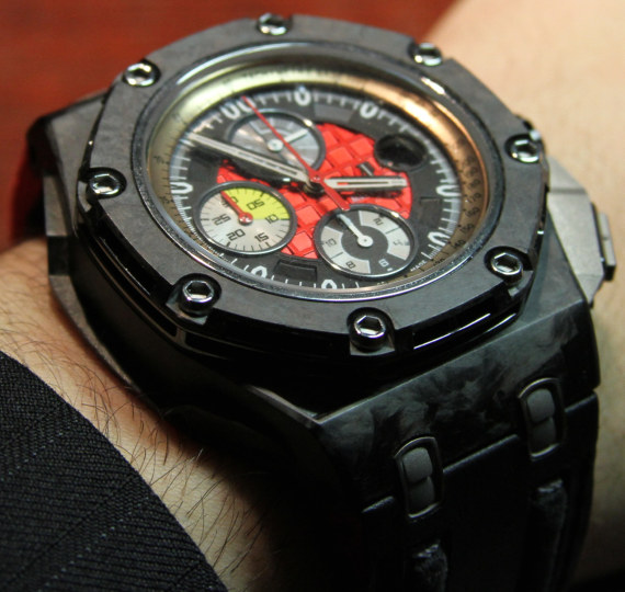 愛(ài)彼皇家橡樹(shù)離岸陶瓷限量版腕表