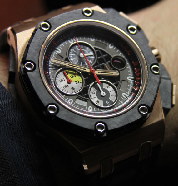 愛(ài)彼皇家橡樹(shù)離岸陶瓷限量版腕表