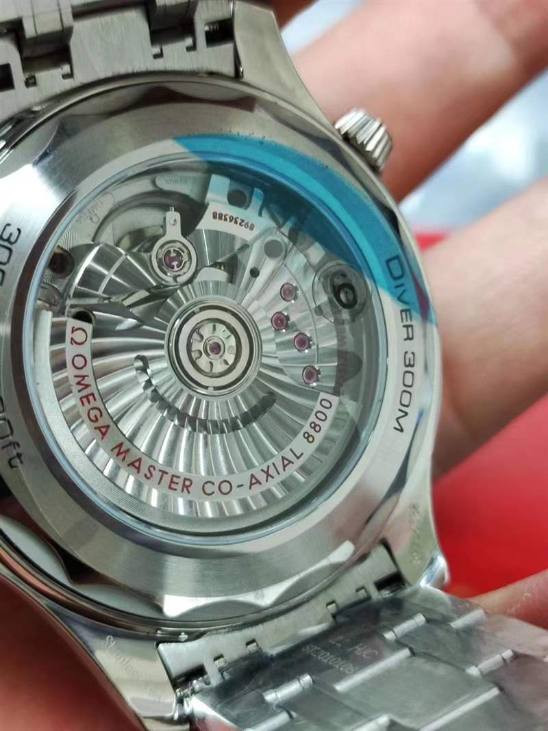 SBF廠歐米茄海馬300黑V3版怎么樣,VS廠V3版海馬300機(jī)芯添加小砝碼