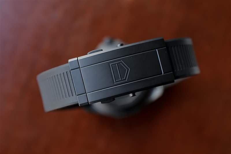 親身體驗(yàn)全新泰格豪雅夜間潛水系列是年度熱門單曲