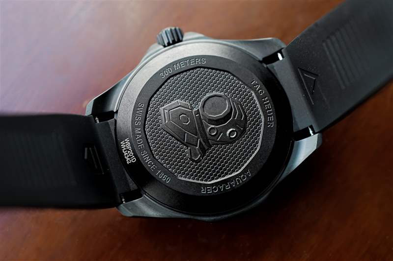 親身體驗(yàn)全新泰格豪雅夜間潛水系列是年度熱門單曲