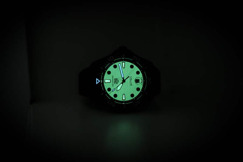 親身體驗(yàn)全新泰格豪雅夜間潛水系列是年度熱門單曲