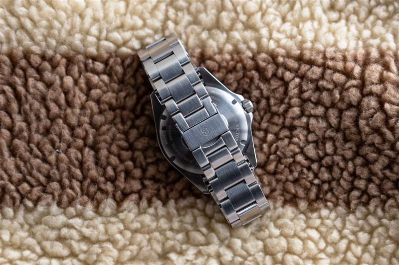 Victorinox Heritage 的底蓋和表鏈