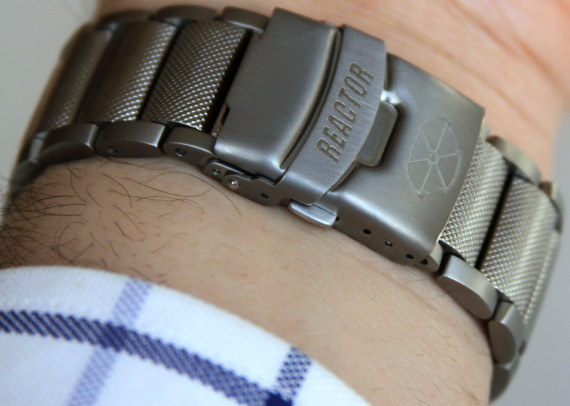 反應(yīng)堆Reactor伽馬鈦紅色表盤(pán)手表