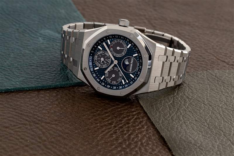 親身體驗全新皇家橡樹萬年歷美國獨家！