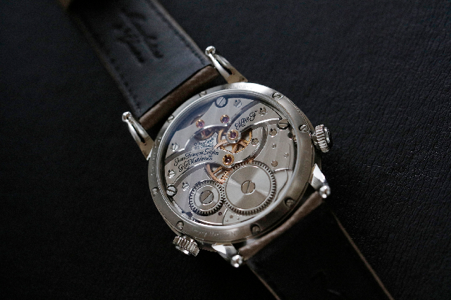 這件來(lái)自MB&F的獨(dú)特作品改變了我們對(duì)表耳的了解