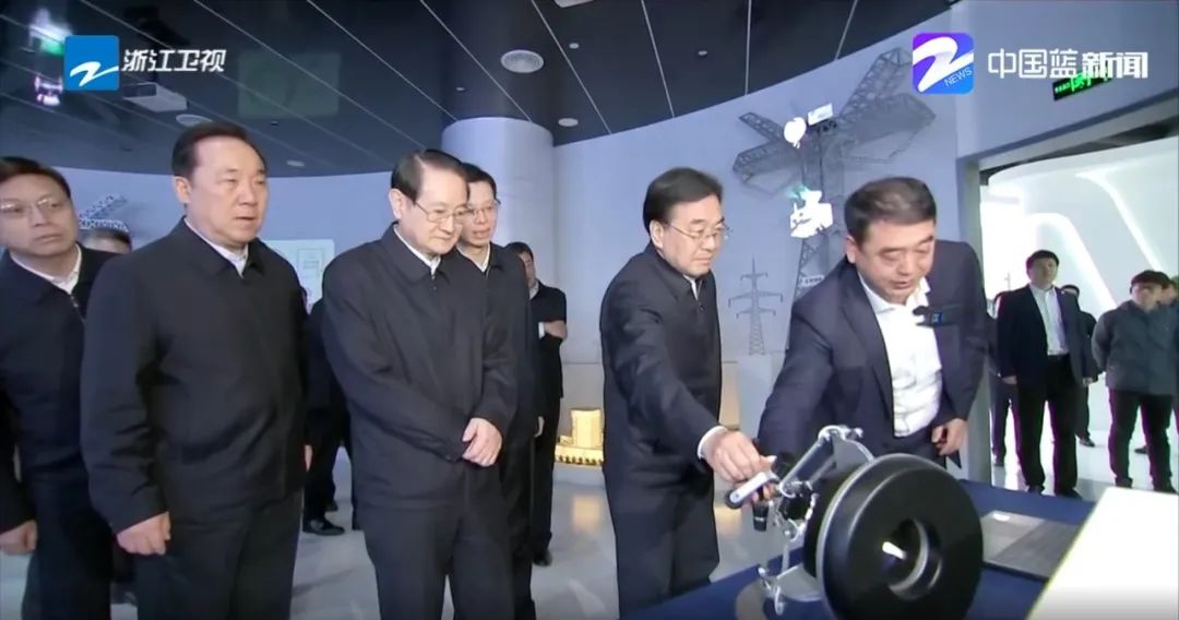 機械腕表的機芯，當然沒有電力推動，因此必須依靠上鏈來推動腕表的運