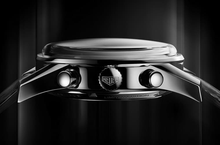 泰格豪雅經(jīng)典賽車(chē)表Carrera 60周年復(fù)刻表以傳奇熊貓面型號(hào)2447 SN為靈感