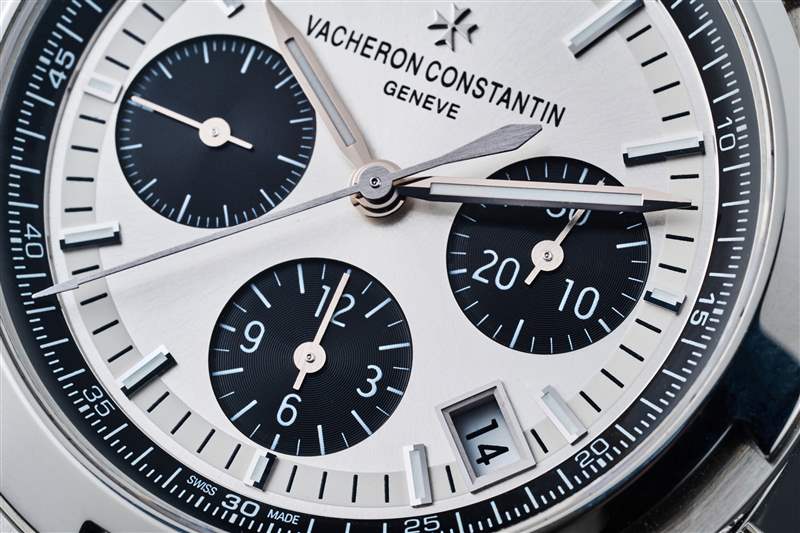 江詩丹頓縱橫四海計時熊貓表盤和日期窗口