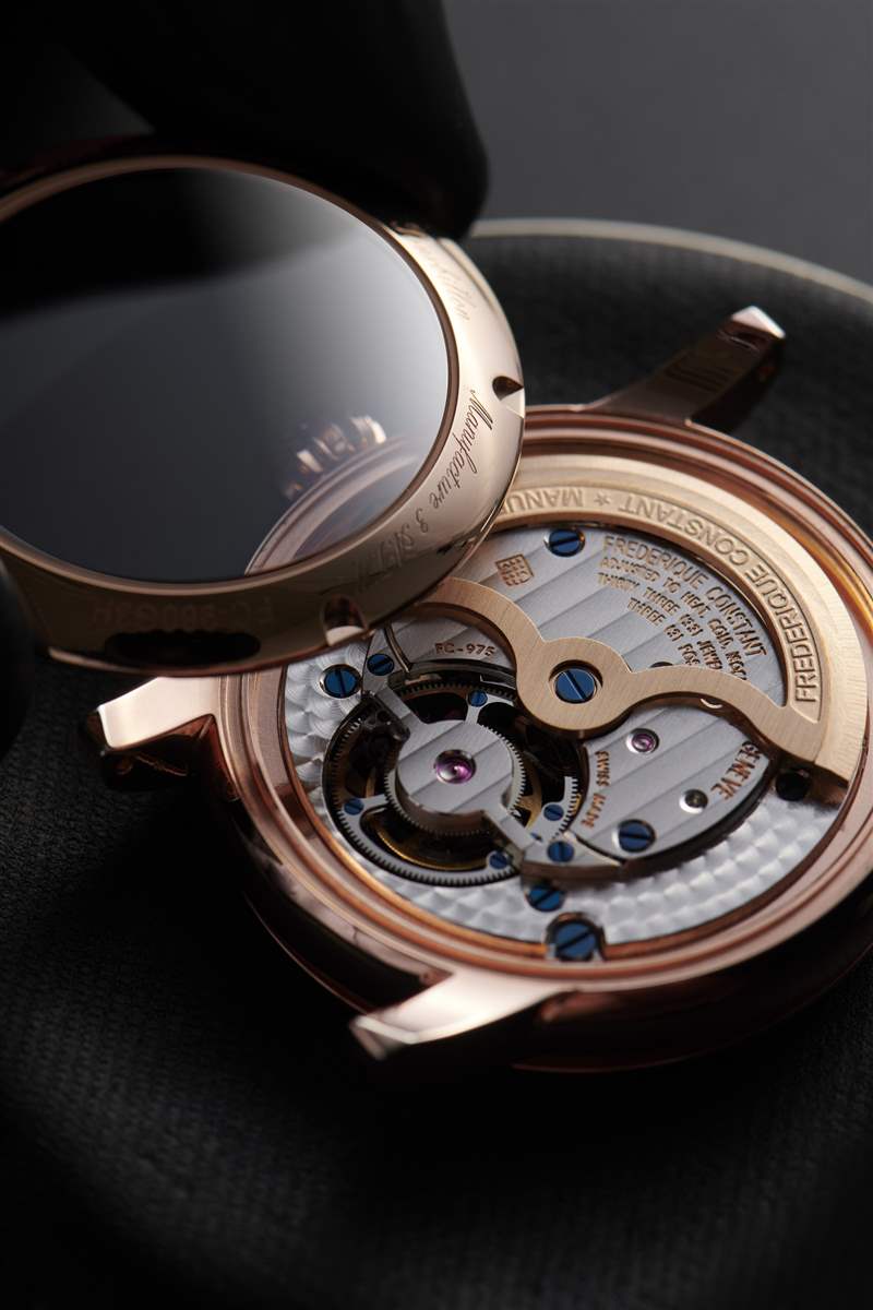 康斯登經典陀飛輪自制結構