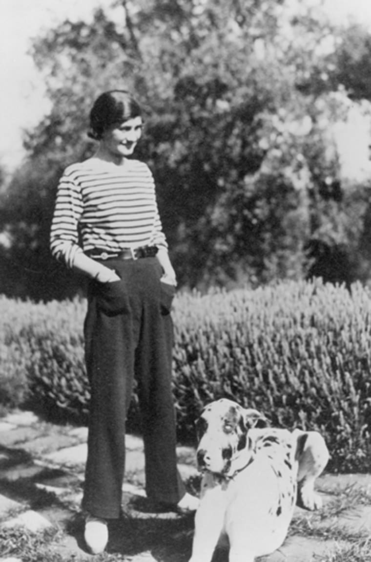 黑白陶瓷J12演繹香奈兒女士風(fēng)采特別版有兩大亮點(diǎn)