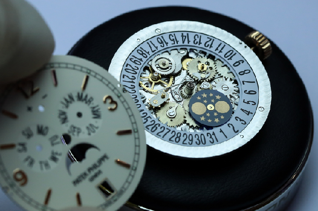 石英表和機械表的區別