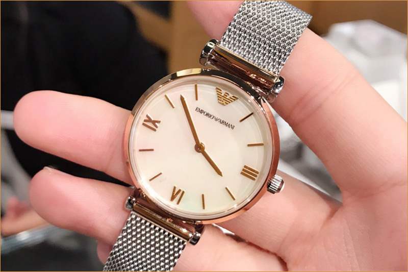 女士戴手表應(yīng)該戴哪個手