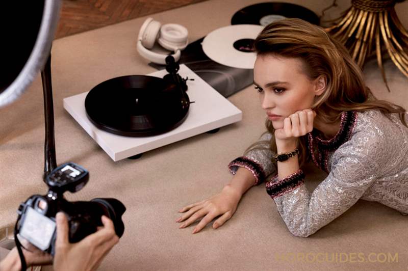CHANEL - CHANEL Première腕表－原創款形象大使，為什么是Lily-Rose Depp？