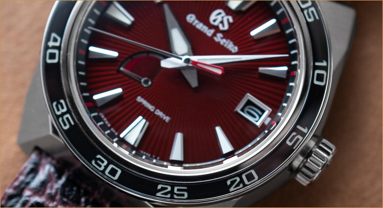 冠藍(lán)獅精工有啥區(qū)別