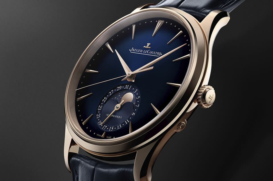 積家Master Ultra超薄大師月相表改玫瑰金材質搭配漸層藍色面盤詮釋雅致型格